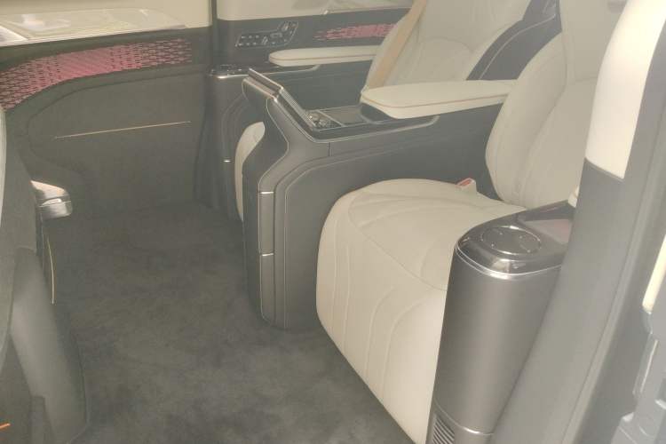 Used Zeekr 009 2024 GAC Trumpchi Left Rear Seat