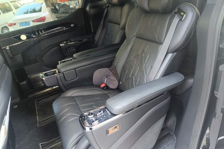 Used Zeekr 009 2024 Six-Seat Executive Version 4WD 108 kWh Left Rear Seat