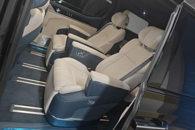 Used Zeekr 009 2024 7-Seater Aisle Version 108 kWh Left Rear Seat