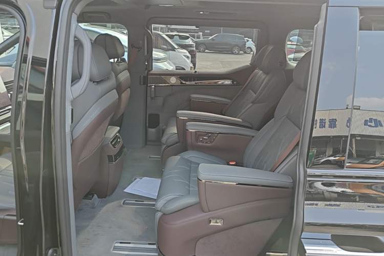 Used Zeekr 009 2024 7-Seater Aisle Version 108 kWh Left Rear Seat