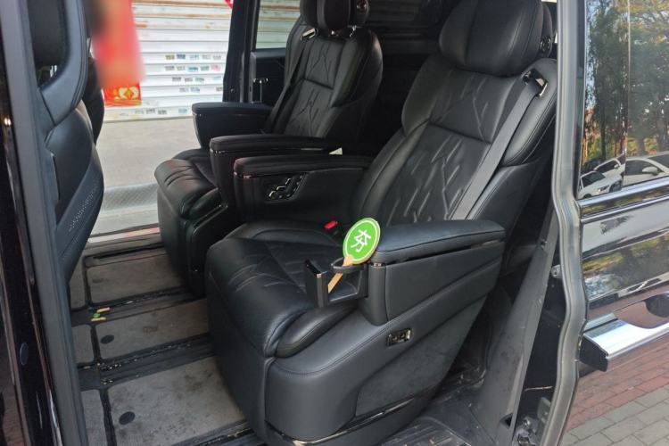 Used Zeekr 009 2024 7-Seater Aisle Version 108 kWh Left Rear Seat
