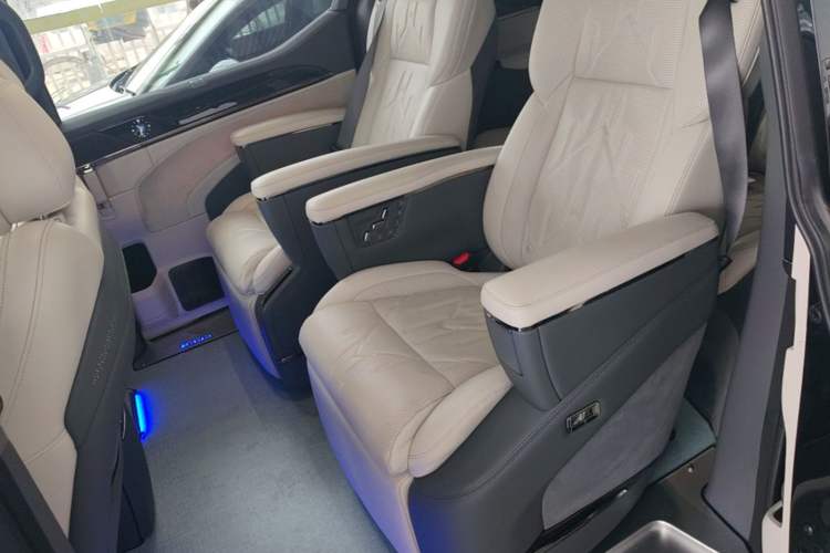 Used Zeekr 009 2024 7-Seater Aisle Version 108 kWh Left Rear Seat