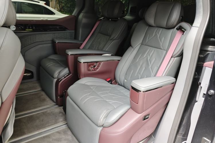 Used Zeekr 009 2024 7-Seater Aisle Version 108 kWh Left Rear Seat