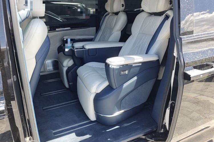 Used Zeekr 009 2024 Six-Seat Executive Version 4WD 108 kWh Left Rear Seat