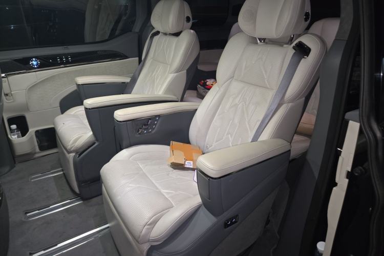Used Zeekr 009 2024 7-Seater Aisle Version 140 kWh Left Rear Seat