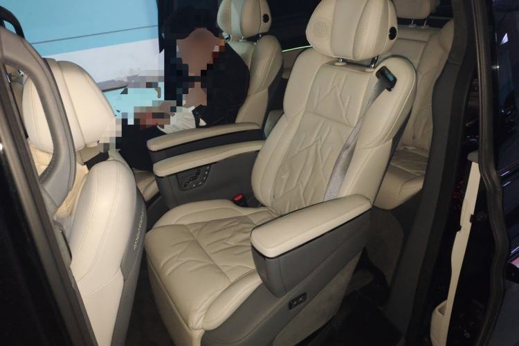 Used Zeekr 009 2024 7-Seater Aisle Version 108 kWh Left Rear Seat