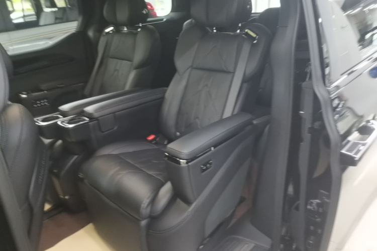 Used Zeekr 009 2024 Six-Seat Executive Version 4WD 108 kWh Left Rear Seat