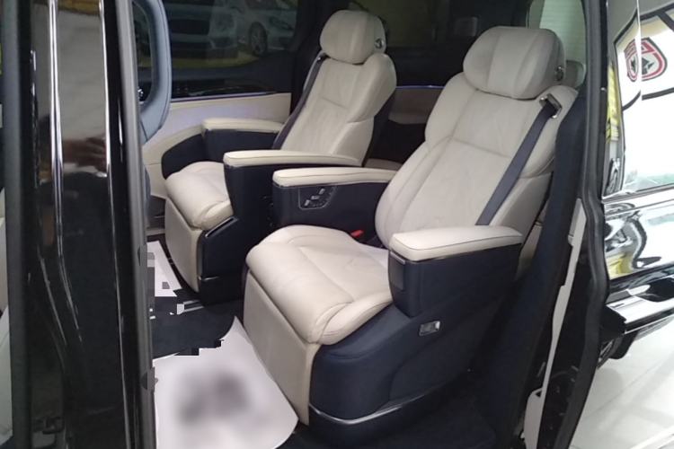 Used Zeekr 009 2024 7-Seater Aisle Version 108 kWh Left Rear Seat