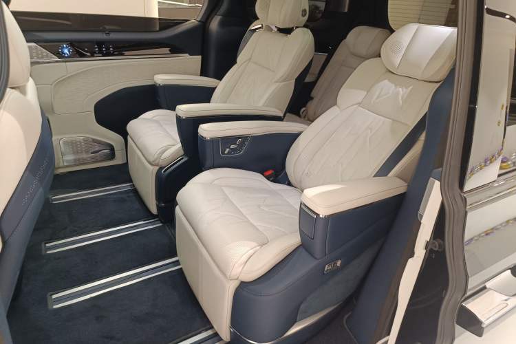 Used Zeekr 009 2024 7-Seater Aisle Version 108 kWh Left Rear Seat
