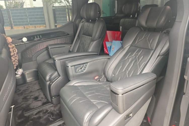 Used Zeekr 009 2024 7-Seater Aisle Version 108 kWh Left Rear Seat