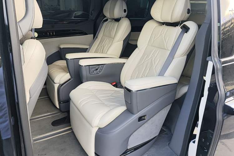 Used Zeekr 009 2024 7-Seater Aisle Version 108 kWh Left Rear Seat