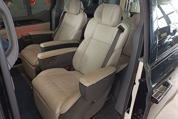 Used Zeekr 009 2024 7-Seater Aisle Version 108 kWh Left Rear Seat