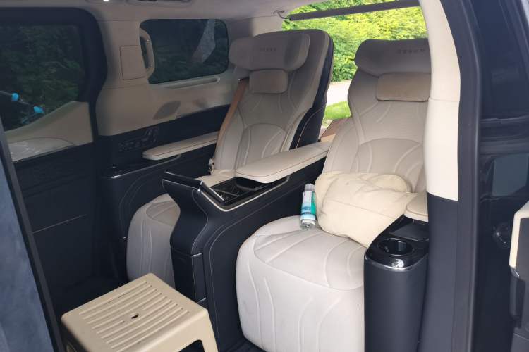Used Zeekr 009 2024 GAC Trumpchi Left Rear Seat