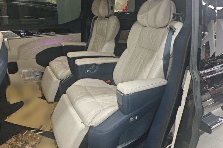 Used Zeekr 009 2024 7-Seater Walk-Through Version Four-Wheel Drive 108 kWh Left Rear Seat
