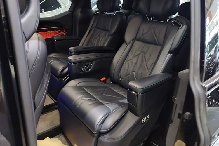 Used Zeekr 009 2024 7-Seater Aisle Version 108 kWh Left Rear Seat