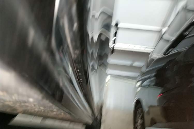 Used Zeekr 009 2024 7-Seater Walk-Through Version Four-Wheel Drive 108 kWh Left Side Sill