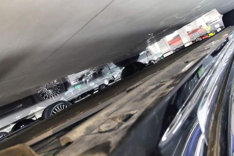 Used Zeekr 009 2024 Six-Seat Executive Version 4WD 108 kWh Left Side Sill