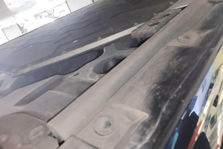 Used Zeekr 009 2024 7-Seater Walk-Through Version Four-Wheel Drive 108 kWh Left Side Sill