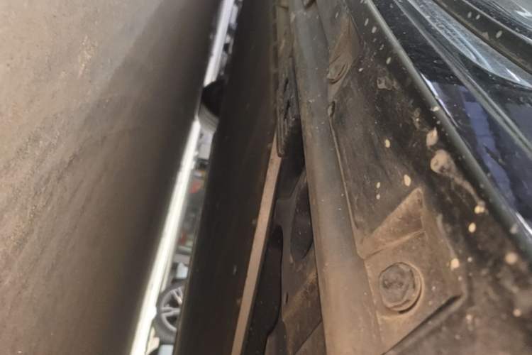 Used Zeekr 009 2024 7-Seater Aisle Version 108 kWh Left Side Sill