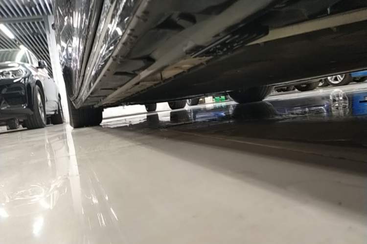 Used Zeekr 009 2024 7-Seater Walk-Through Version Four-Wheel Drive 108 kWh Left Side Sill