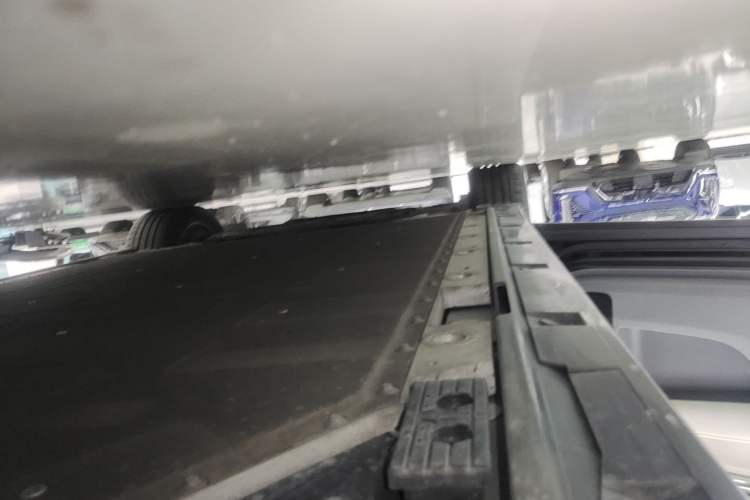 Used Zeekr 009 2024 Six-Seat Executive Version 4WD 108 kWh Left Side Sill