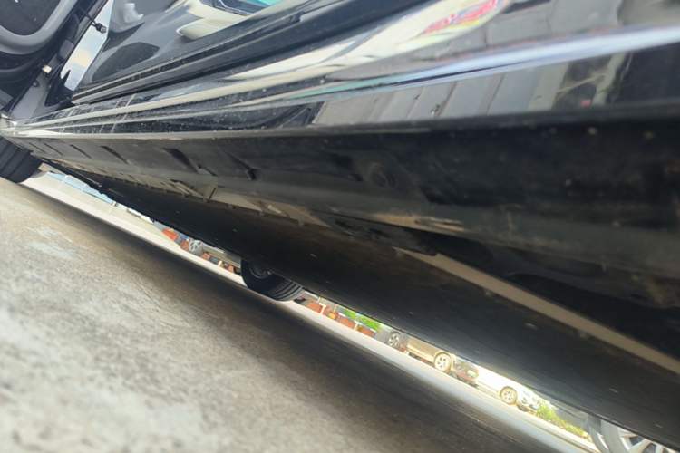 Used Zeekr 009 2024 7-Seater Walk-Through Version Four-Wheel Drive 108 kWh Left Side Sill
