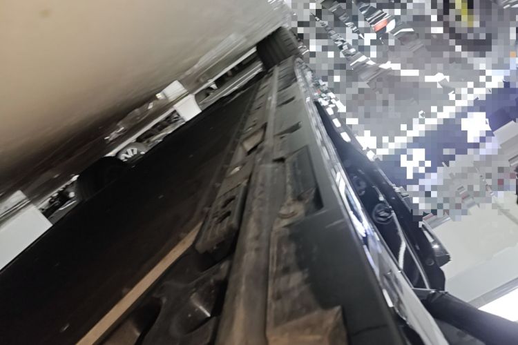 Used Zeekr 009 2024 7-Seater Walk-Through Version Four-Wheel Drive 108 kWh Left Side Sill