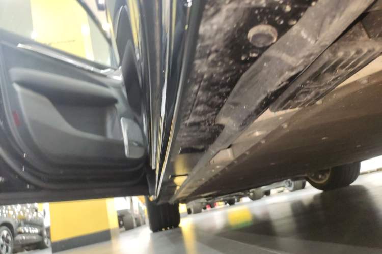 Used Zeekr 009 2024 GAC Trumpchi Left Side Sill