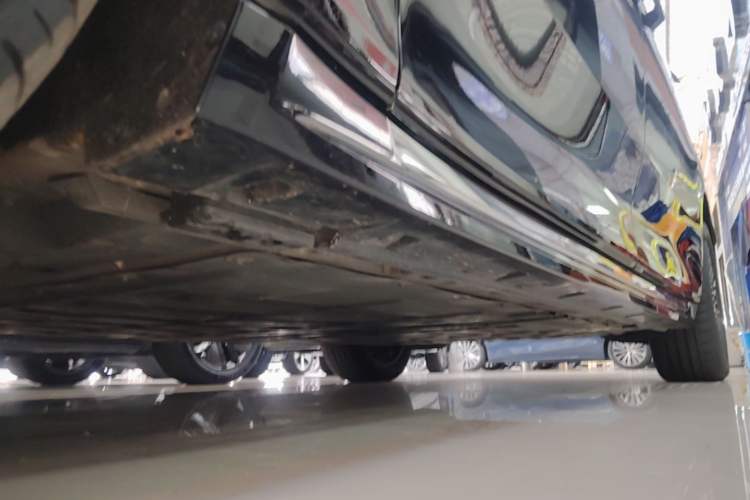 Used Zeekr 009 2024 7-Seater Walk-Through Version Four-Wheel Drive 108 kWh Left Side Sill