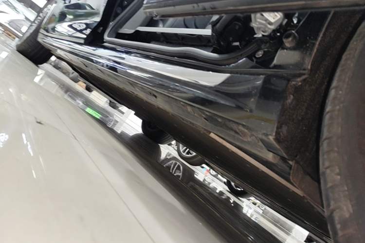 Used Zeekr 009 2024 Six-Seat Executive Version 4WD 108 kWh Left Side Sill