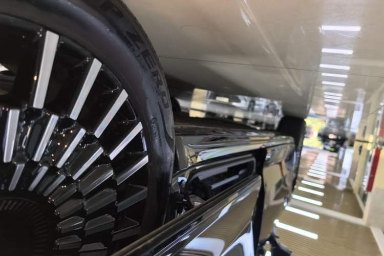 Used Zeekr 009 2024 Six-Seat Executive Version 4WD 108 kWh Left Side Sill