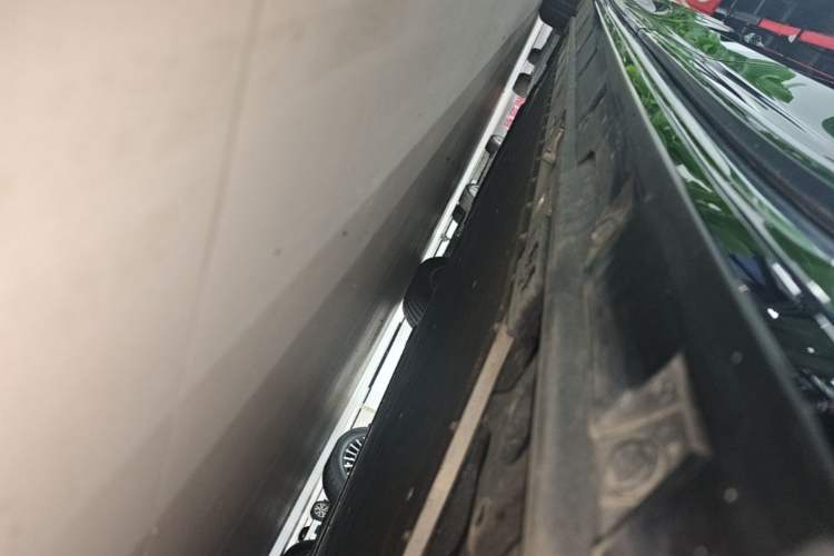Used Zeekr 009 2024 7-Seater Walk-Through Version Four-Wheel Drive 108 kWh Left Side Sill