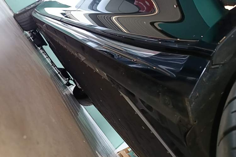 Used Zeekr 009 2024 7-Seater Aisle Version 108 kWh Left Side Sill