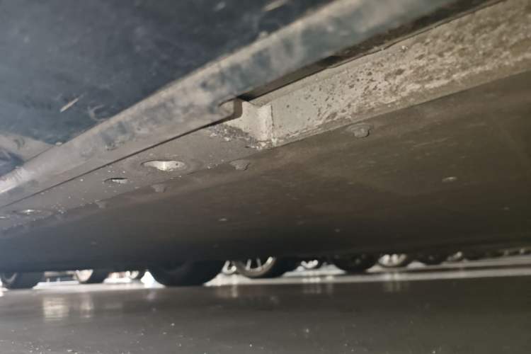 Used Zeekr 009 2024 Six-Seat Executive Version 4WD 108 kWh Left Side Sill