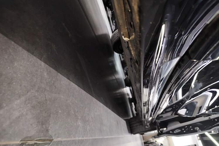 Used Zeekr 009 2024 Six-Seat Executive Version 4WD 108 kWh Left Side Sill