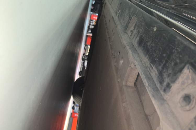 Used Zeekr 009 2024 7-Seater Walk-Through Version Four-Wheel Drive 108 kWh Left Side Sill