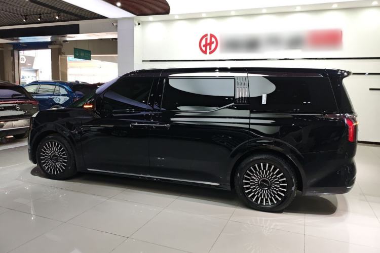 Used Zeekr 009 2024 Six-Seat Executive Version 4WD 108 kWh Left Side
