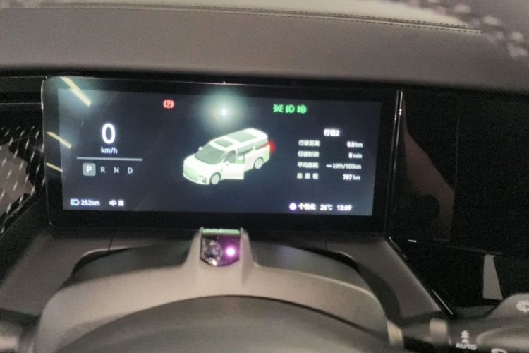 Used Zeekr 009 2024 7-Seater Aisle Version 108 kWh Odometer Close Up