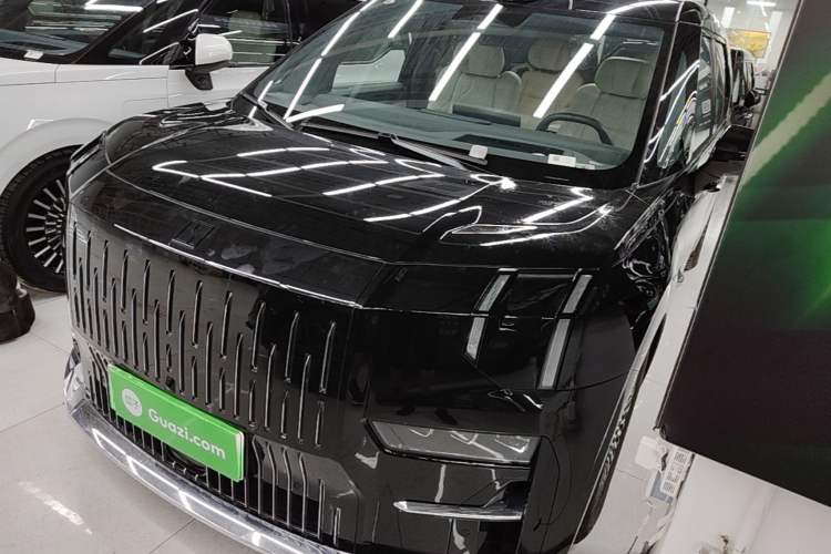 Zeekr 009 2024 Six-Seat Executive Version 4WD 108 kWh