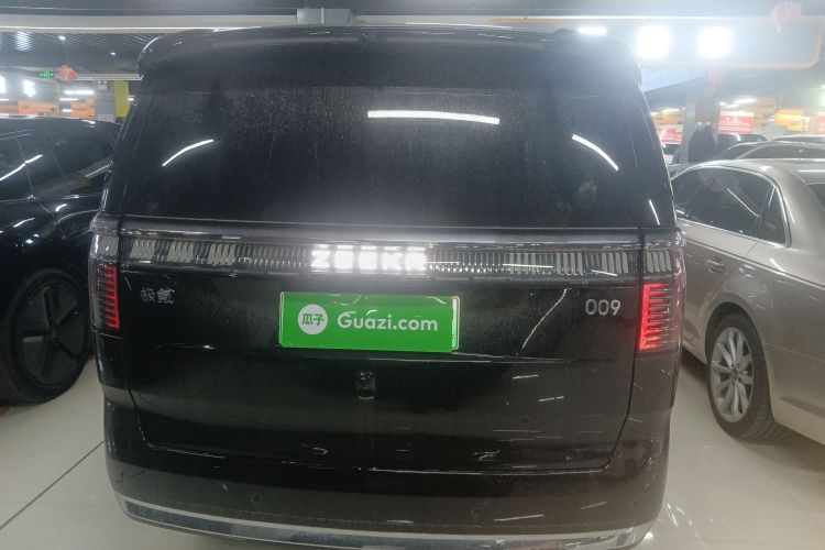 Used Zeekr 009 2024 7-Seater Walk-Through Version Four-Wheel Drive 108 kWh Rear