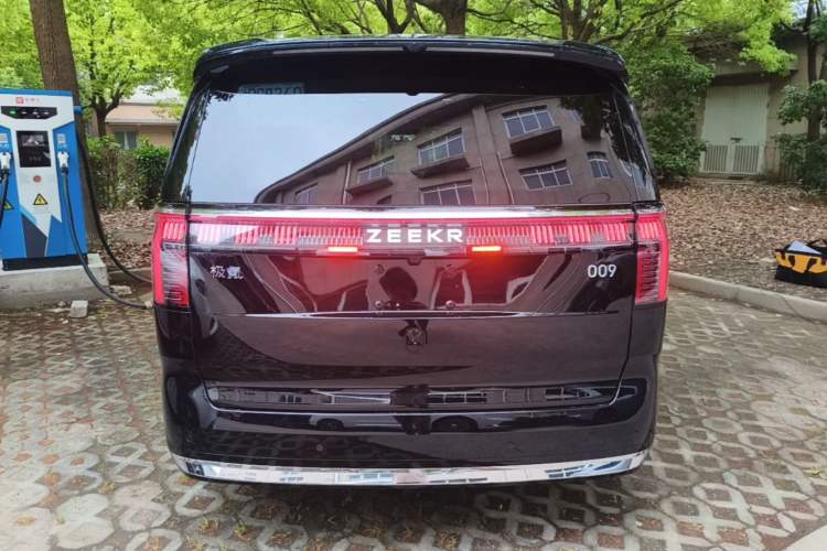 Used Zeekr 009 2024 Six-Seat Executive Version 4WD 108 kWh Rear