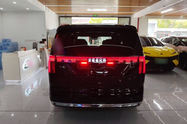 Used Zeekr 009 2024 7-Seater Walk-Through Version Four-Wheel Drive 108 kWh Rear