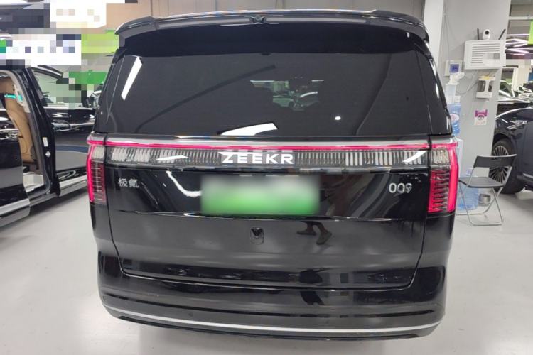 Used Zeekr 009 2024 7-Seater Walk-Through Version Four-Wheel Drive 108 kWh Rear
