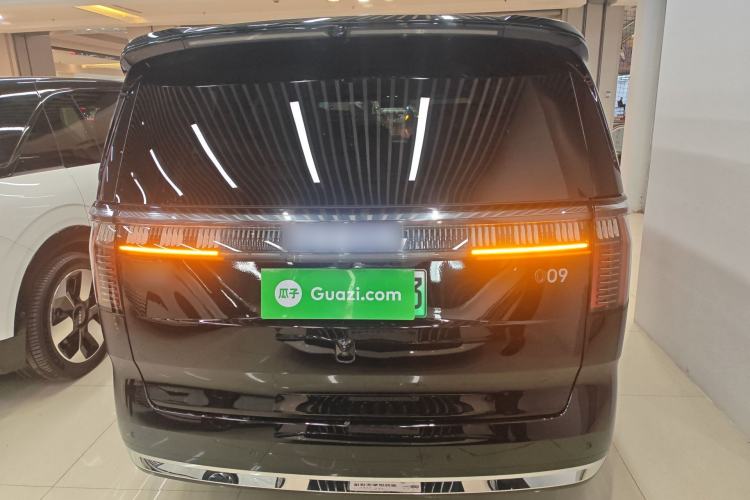 Used Zeekr 009 2024 7-Seater Walk-Through Version Four-Wheel Drive 108 kWh Rear