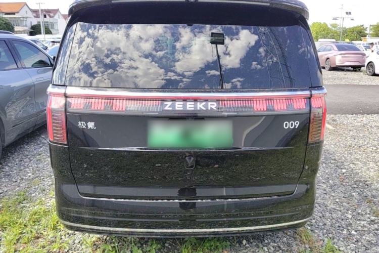 Used Zeekr 009 2024 7-Seater Walk-Through Version Four-Wheel Drive 108 kWh Rear