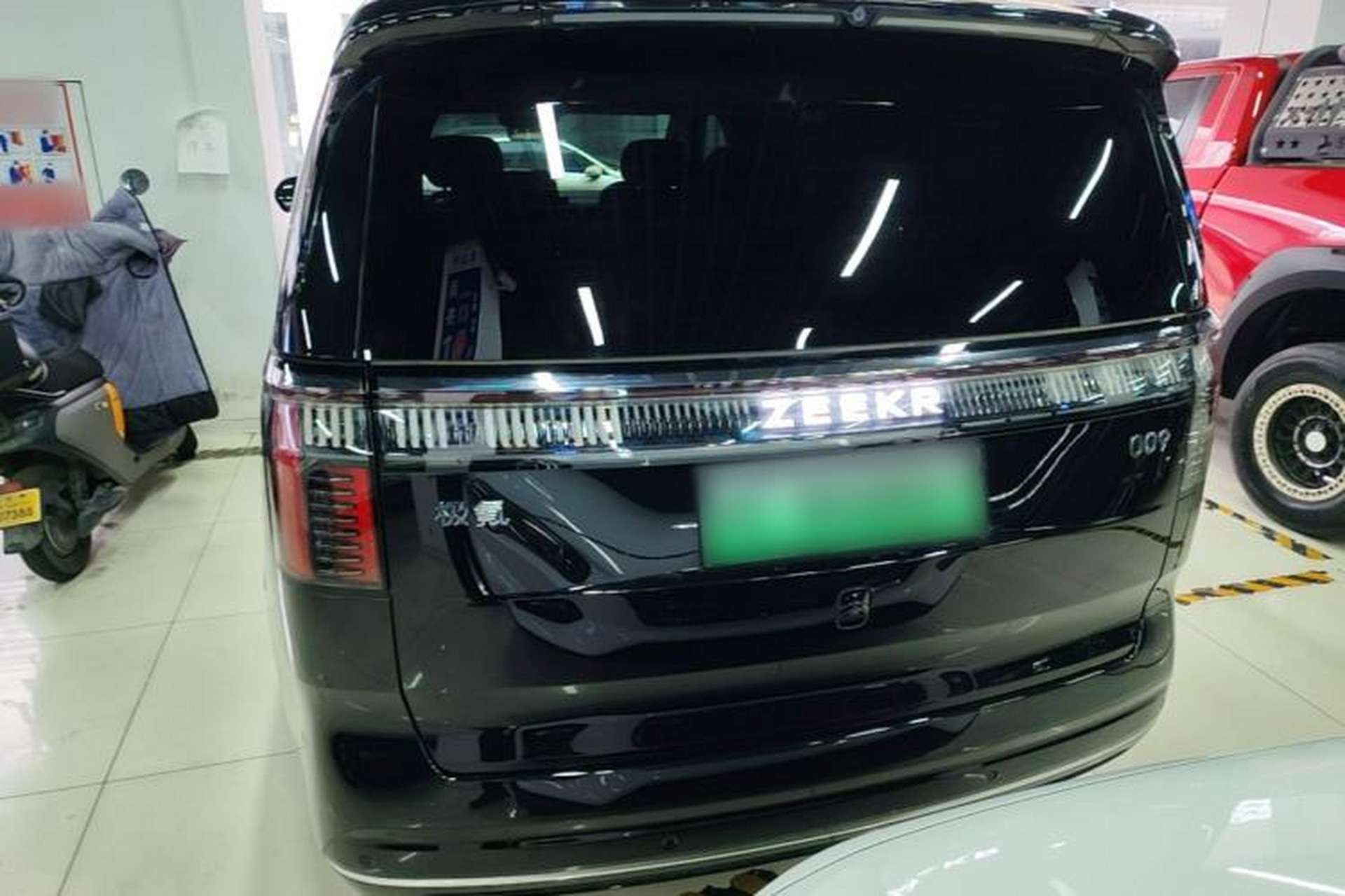 Used Zeekr 009 2024 Six-Seat Executive Version 4WD 108 kWh Rear