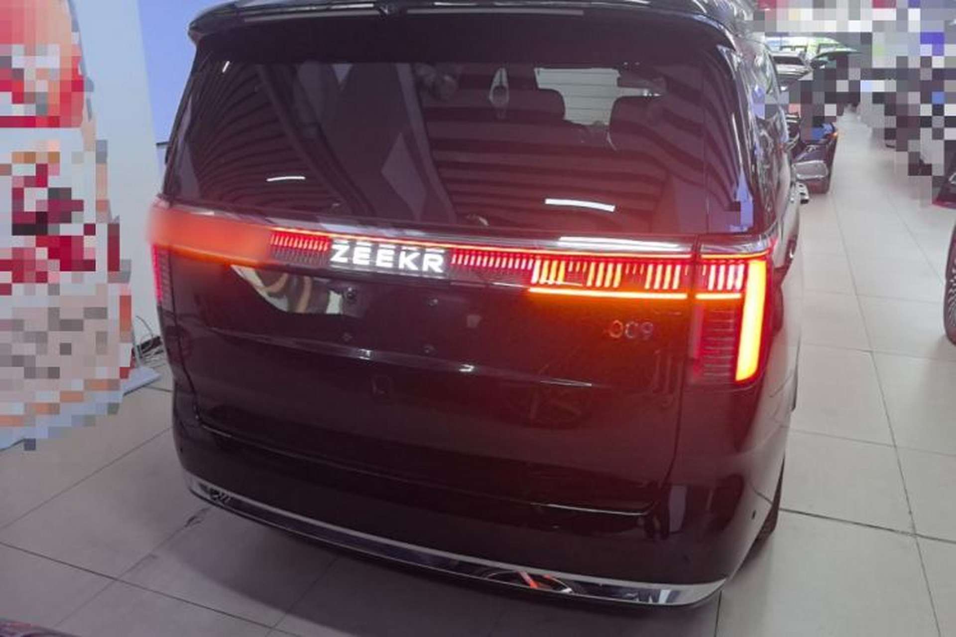 Used Zeekr 009 2024 7-Seater Walk-Through Version Four-Wheel Drive 108 kWh Rear