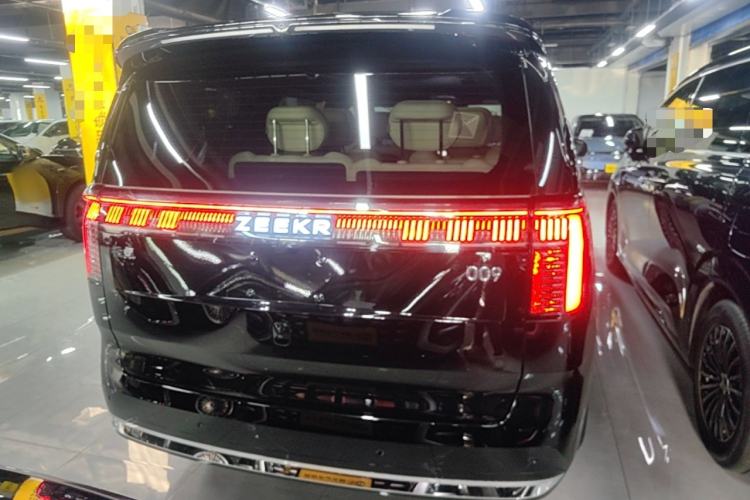 Used Zeekr 009 2024 Six-Seat Executive Version 4WD 108 kWh Rear