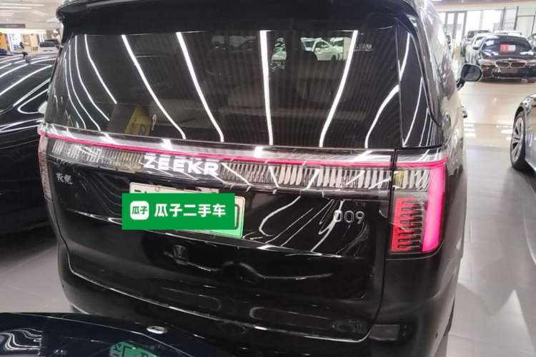 Used Zeekr 009 2024 7-Seater Aisle Version 108 kWh Rear