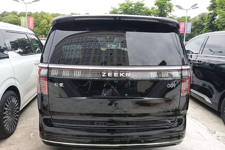 Used Zeekr 009 2024 7-Seater Aisle Version 108 kWh Rear